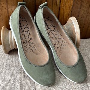 NWOT Sz7 Timberland Greenstride Bradstreet Ballet Flat. Green Nubuck Leather